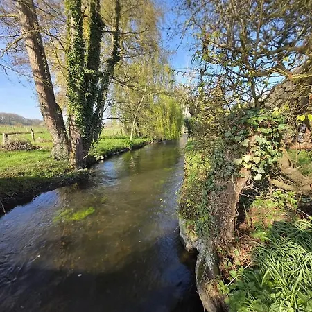 Les Pieds Dans L'eau, Berce Par L'avre Balines